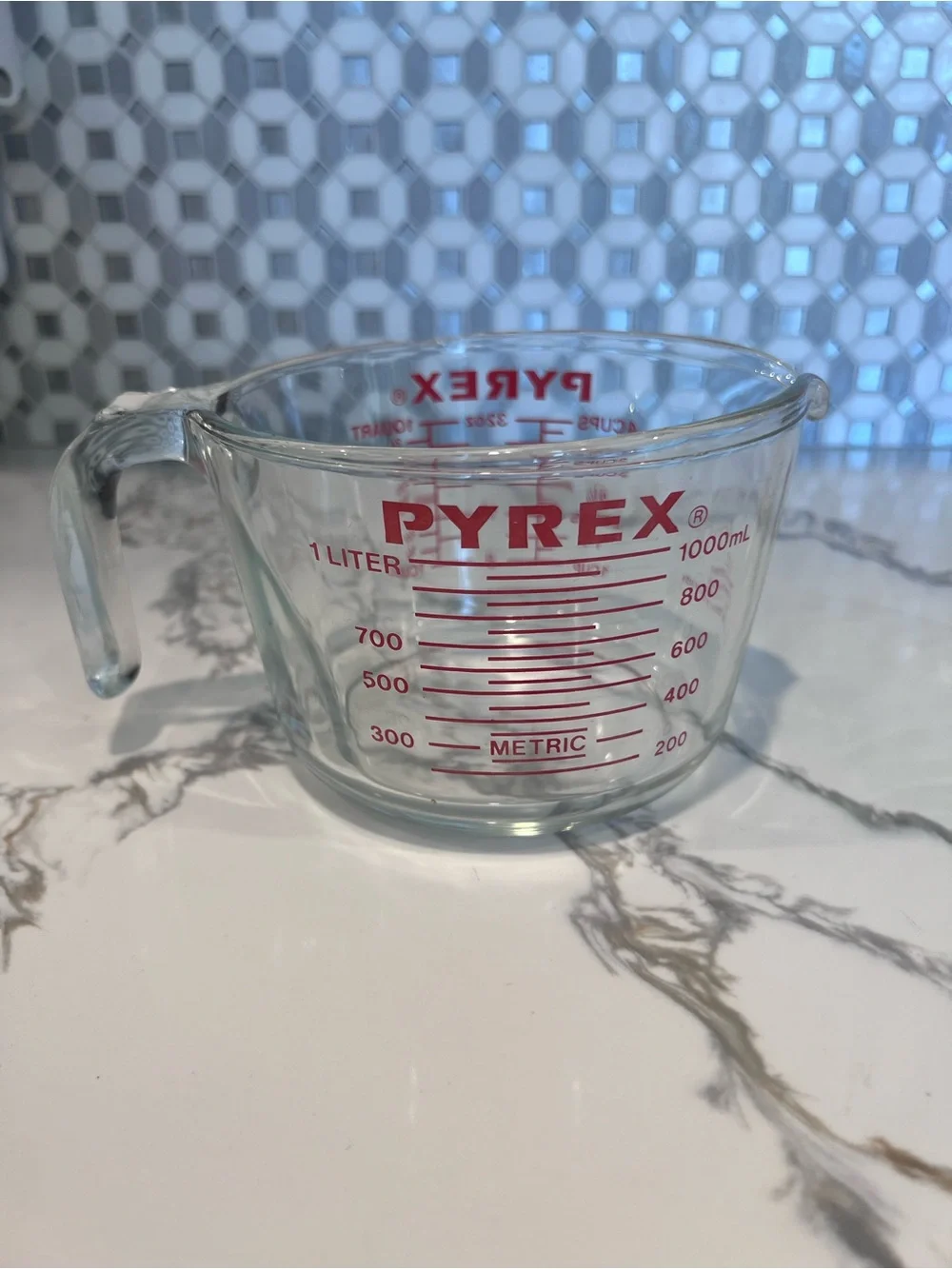 Vintage Pyrex 4 Cup J Handle Red Letters # 532 Corning NY USA Patent Pending